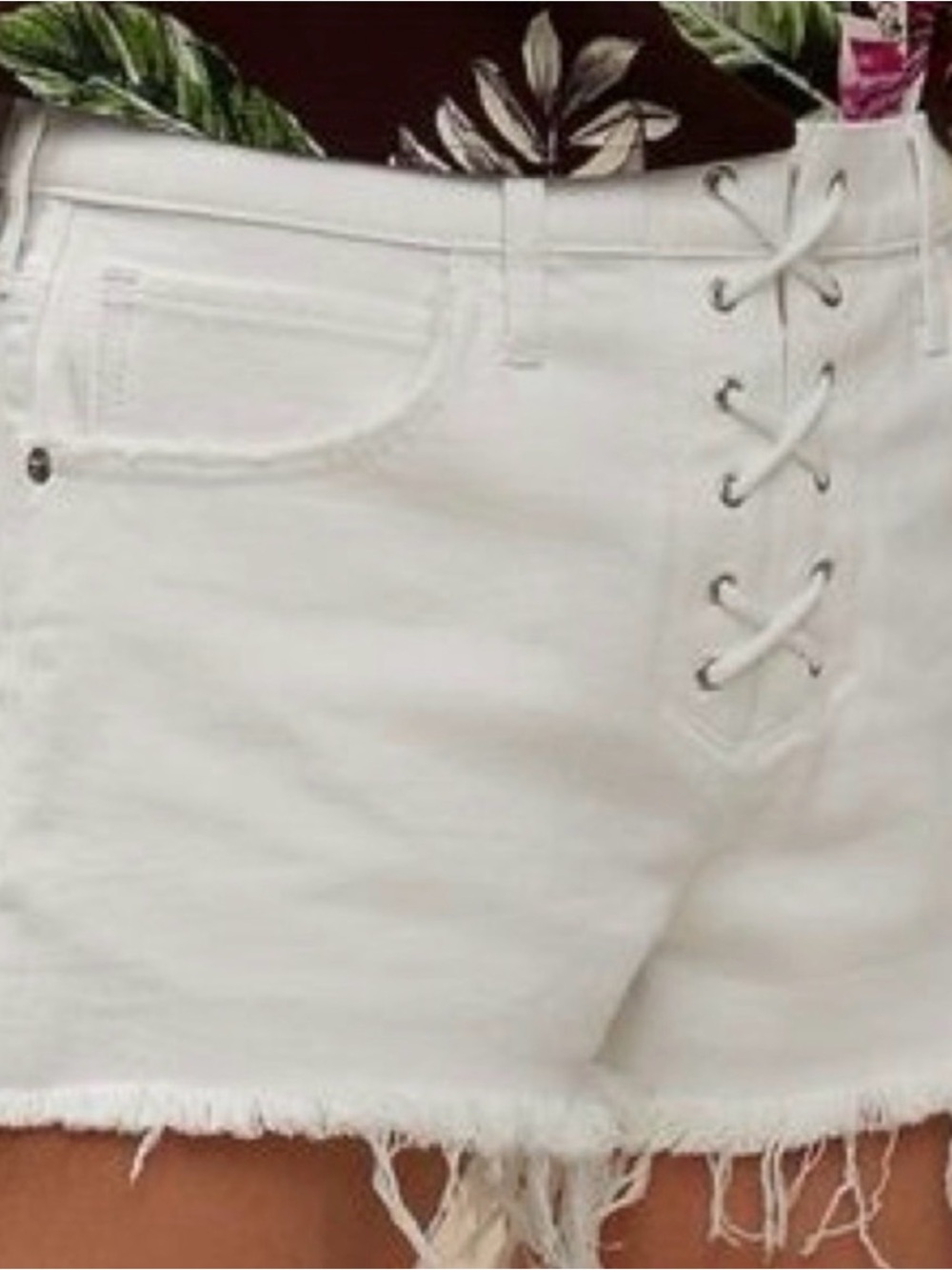 Express Woman’s 6 Shortie Vintage Mid Rise White Lace-Up Frayed Hem Jean Shorts